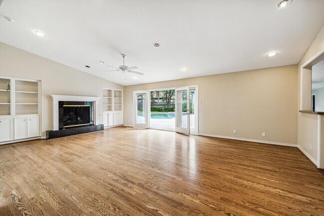 Foto del edificio - 5505 Holly Springs Dr
