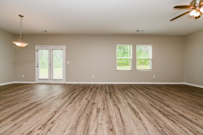Building Photo - 1083 Cold Water Dr