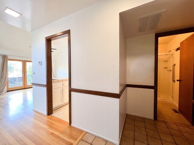 Foto del edificio - Charming 3-Bedroom Yountville Townhome with Vineyard Views