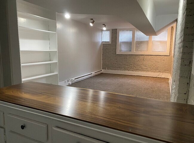 Foto del edificio - 2709 Hampshire Rd