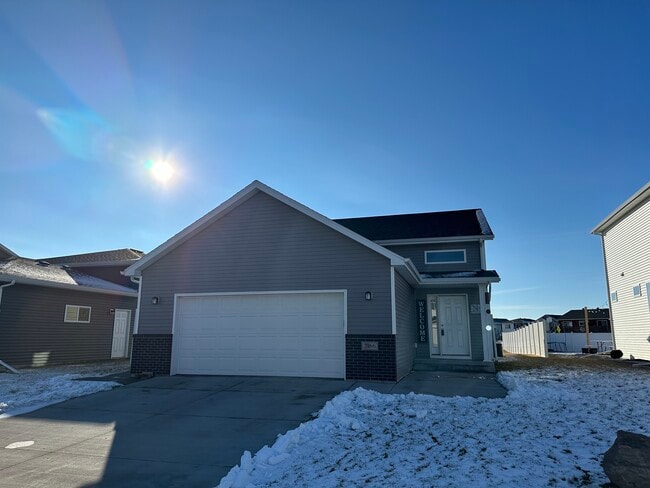 Building Photo - 2166 Dock Dr
