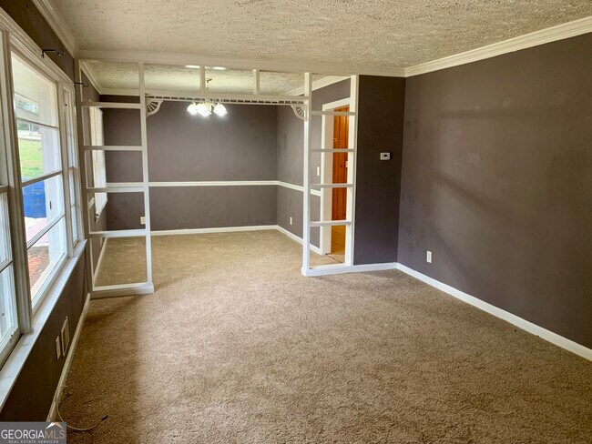 Building Photo - 1824 Sandringham Dr SW