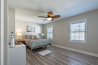 Building Photo - 1726 65th St