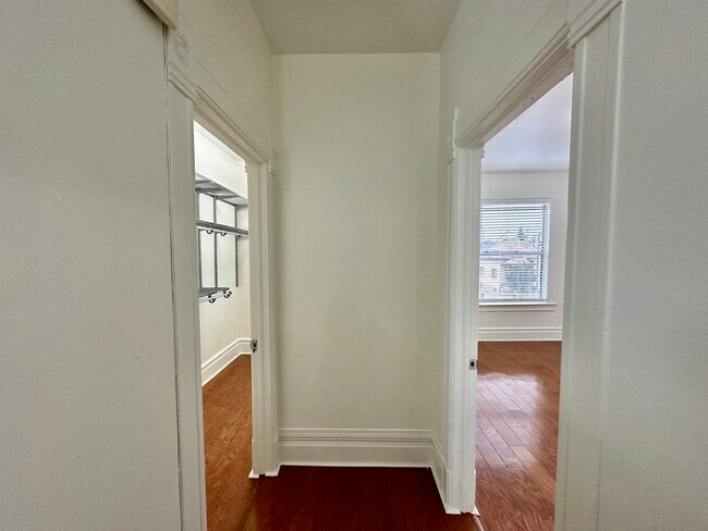 Building Photo - 600 East 29th Street, Unit 600