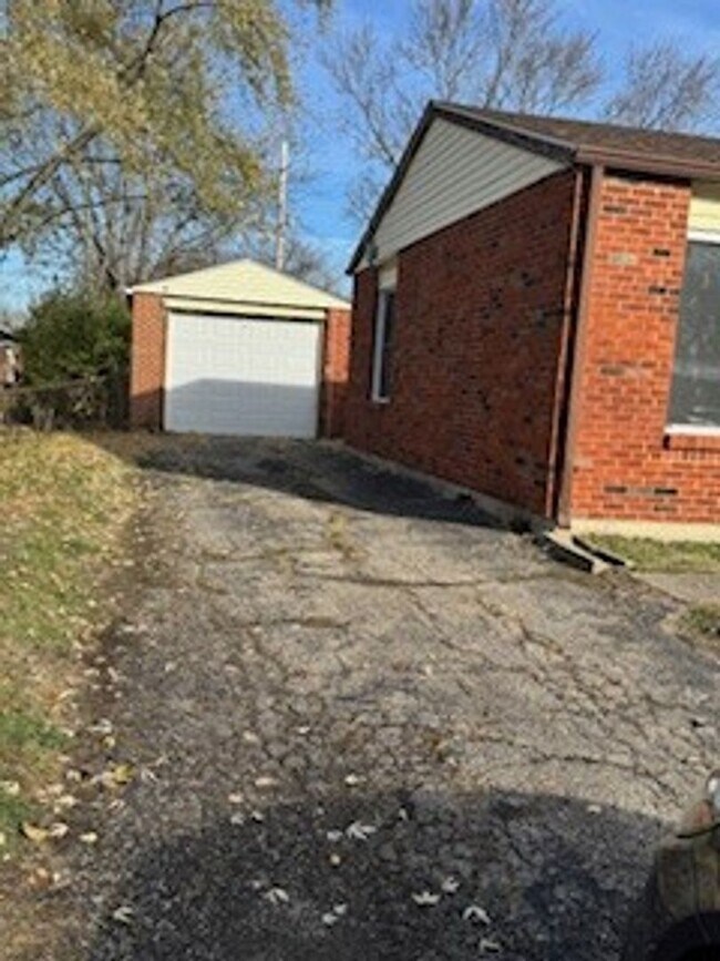 Building Photo - 4445 Engleka Ct