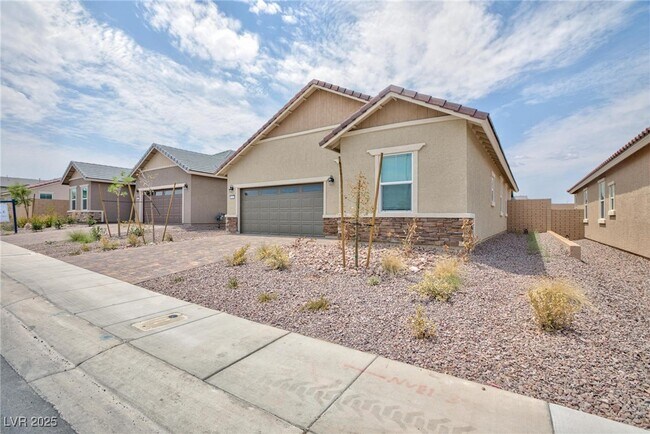 Foto del edificio - 819 Cottonwood Hl Pl