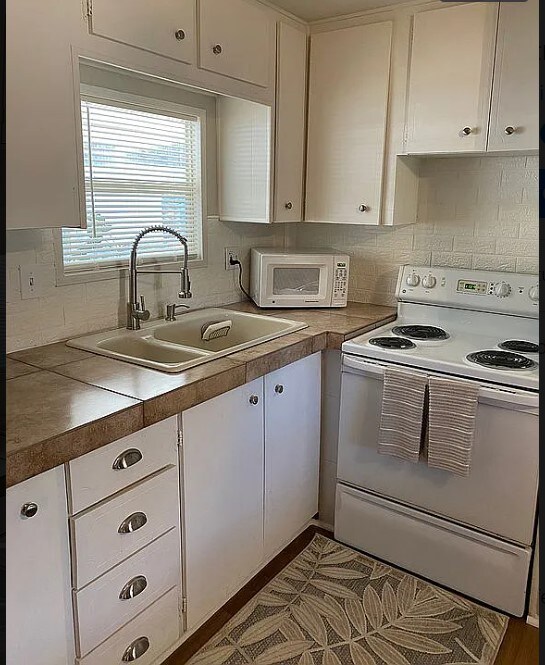 Building Photo - 4300 E Bay Dr