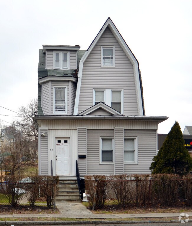 Foto del edificio - 129 Pelham Rd