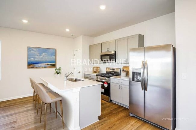 Building Photo - 554 Torrey Pines Ln