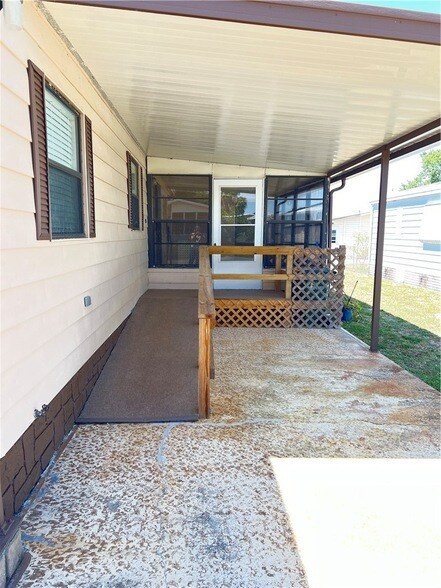 Building Photo - 812 Oleander Cir