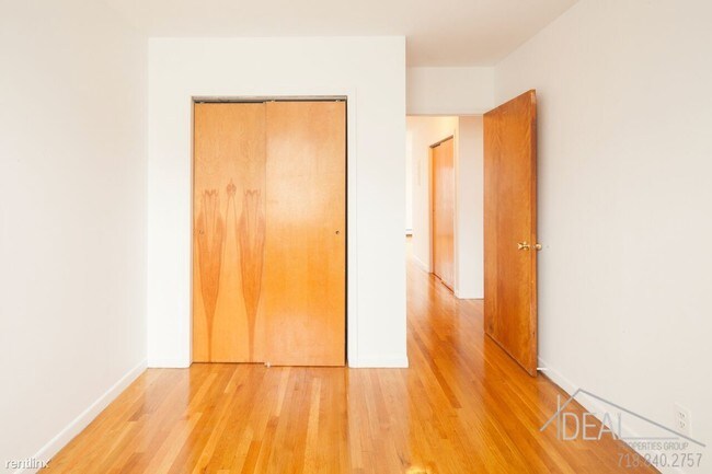 Foto del edificio - 374 Court St