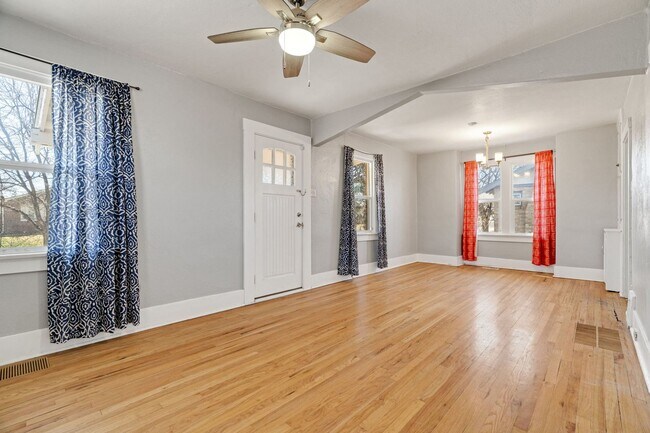 Foto del edificio - This home is a rare find!  3 bed/2 bath, l...