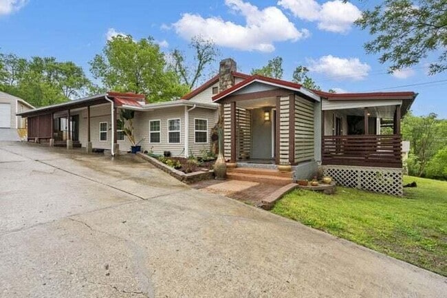 302 Knox Ave, Hollister, MO 65672 House Rental in Hollister, MO