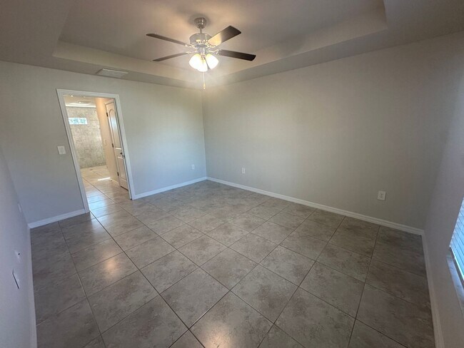 Foto del edificio - NE Cape Coral- Gator Circle Home- 4 Bedroom 2 Bathrooms 3 Car Garage
