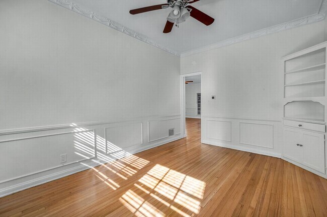 Foto del edificio - Stunning Townhome Style 2 bedroom with washer/dryer!