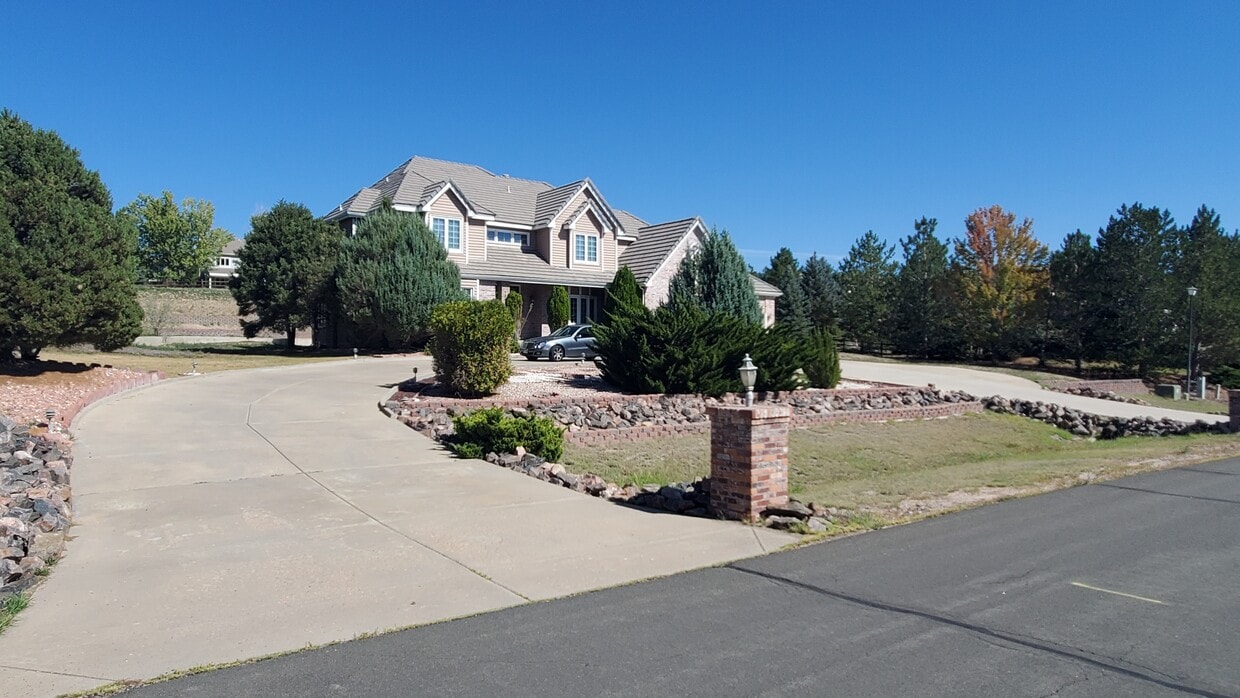 7282 S Chapparal Cir W, Centennial, CO 80016 House for Rent in Centennial, CO