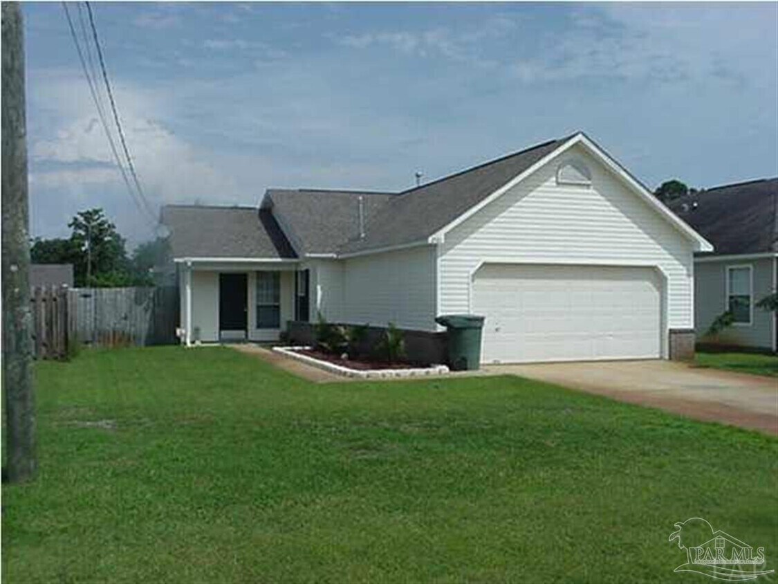 Primary Photo - 2430 Redoubt Ave