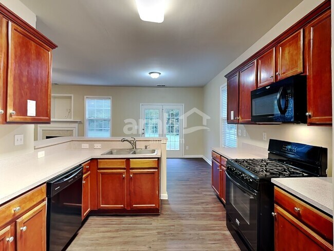 Building Photo - 6236 Roseway Ct