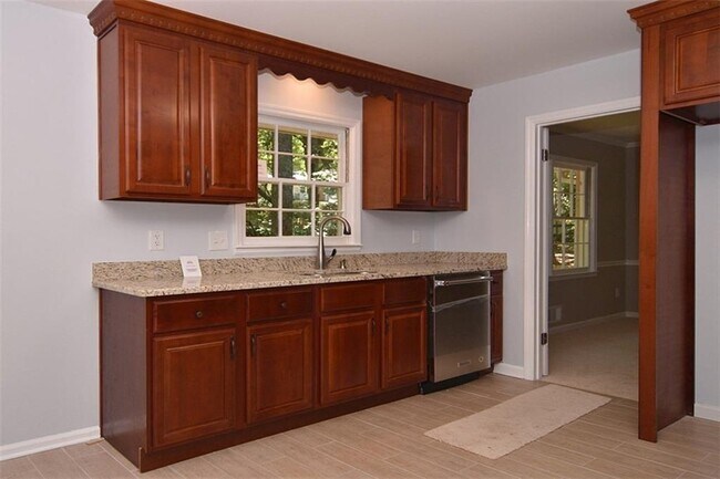 Foto del edificio - 4695 N Peachtree Rd
