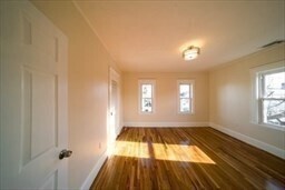 Foto del edificio - 14 Woodbine Rd