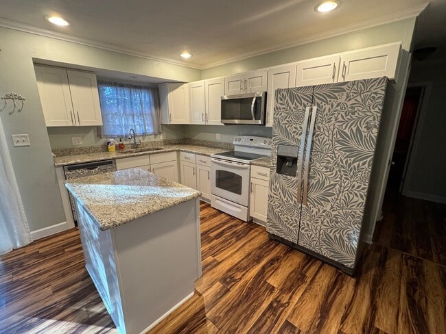 Building Photo - 1100 Victory Garden Dr