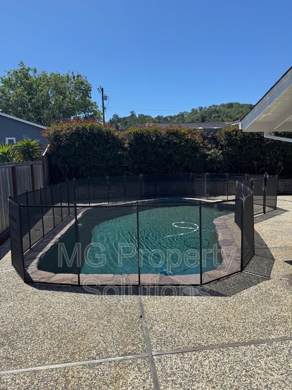 Foto del edificio - 521 Rowland Blvd