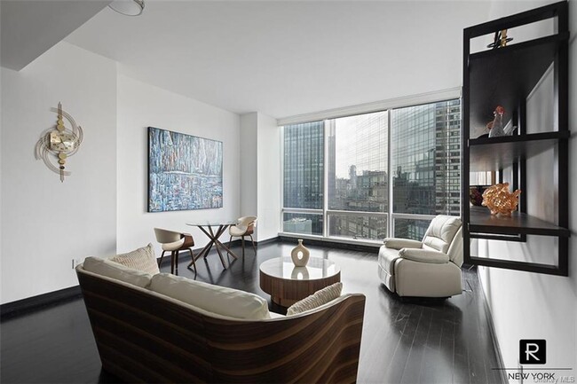 Foto del edificio - 139 E 57th St