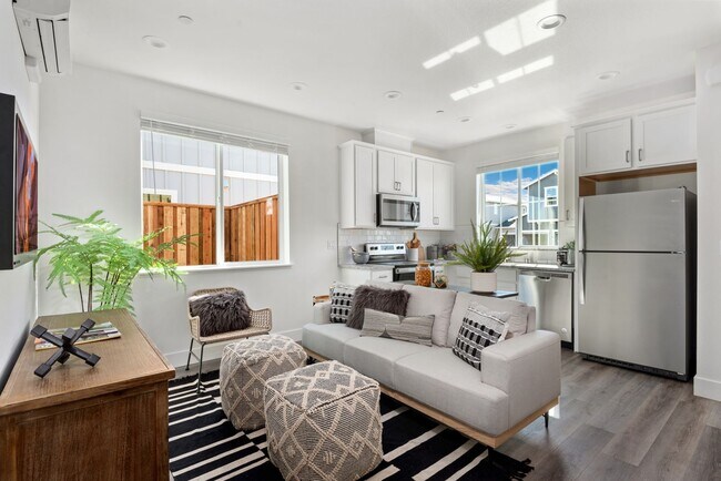 Foto del edificio - 1 Month Free Rent! Sign a lease by June 31...
