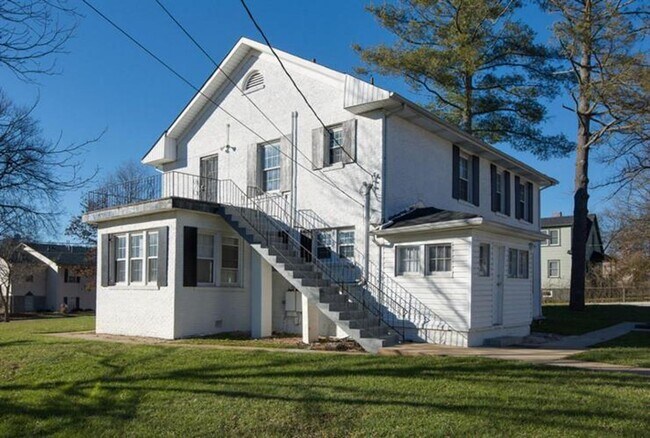 Building Photo - 4010 W Martin Mill Pike