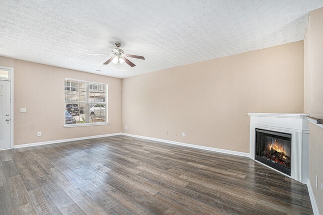 Building Photo - 4155 Park Chase Dr