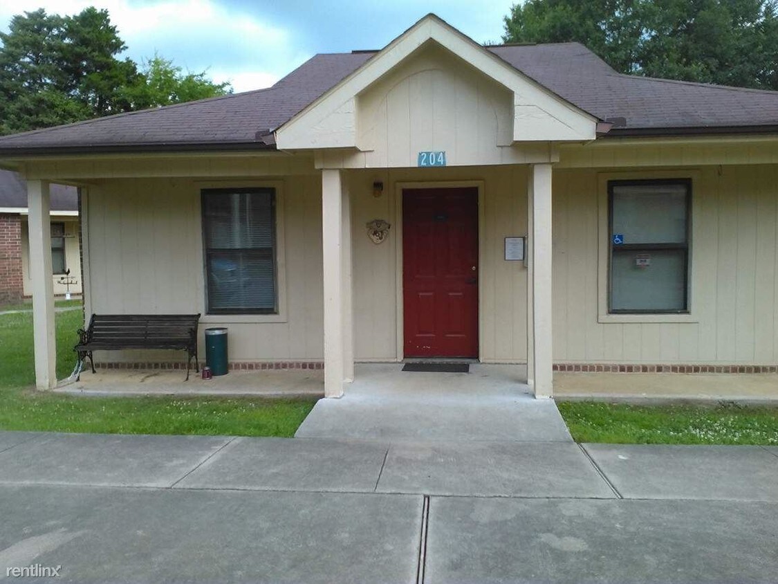 204 W 8th St, Waldron, AR 72958 Apartment for Rent in Waldron, AR