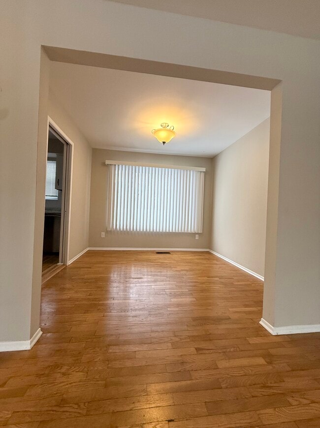 Building Photo - 793 Tarleton Ave