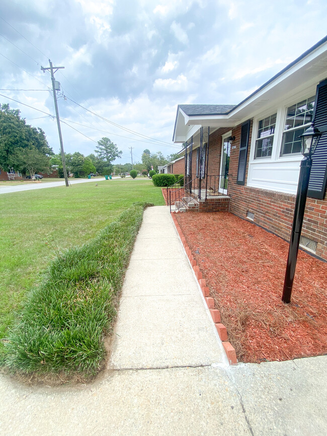 Building Photo - 5432 Plantation Dr