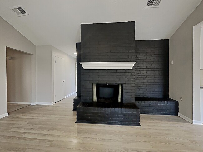 Building Photo - 22506 Colonialgate Dr