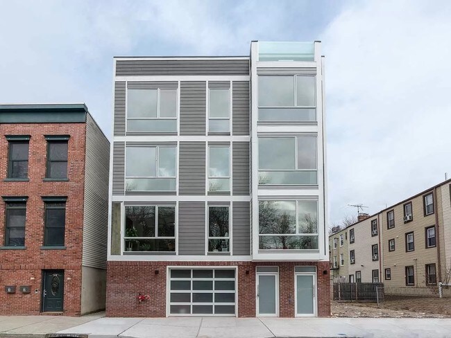Building Photo - 414 1st St
