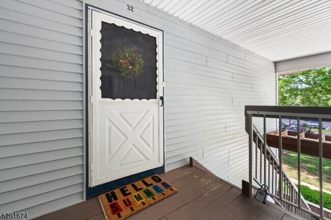 Building Photo - 32 Steeplechase Ct