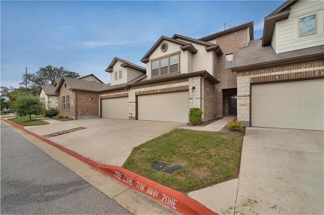 Foto del edificio - 2304 S Lakeline Blvd