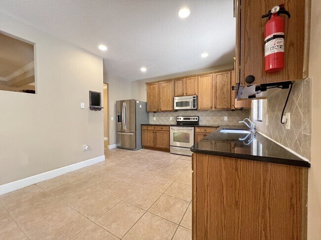 Building Photo - 2532 Glenridge Cir