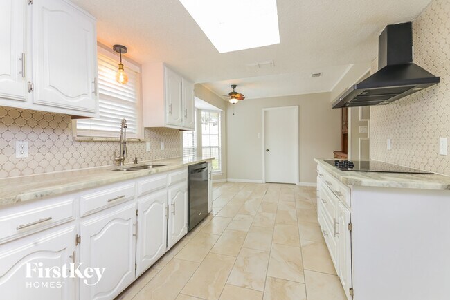 Foto del edificio - 4613 Elderberry Dr