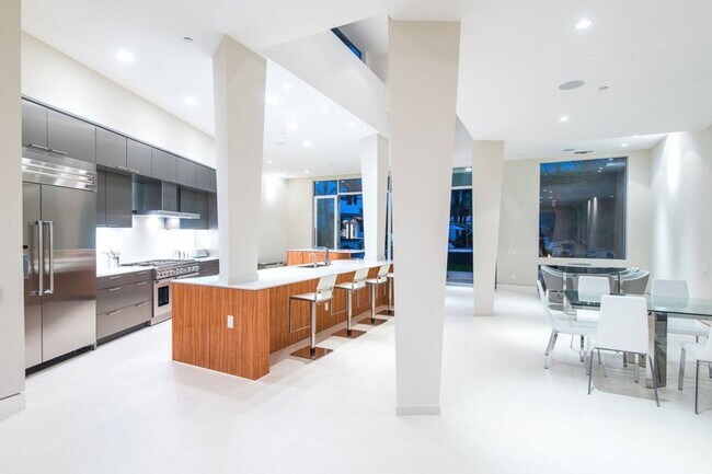 Building Photo - COMING SOON! STUNNING 4 Bed / 4.5 Bath Hom...
