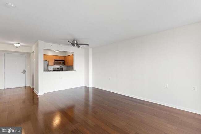 Foto del edificio - 10101 Grosvenor Pl