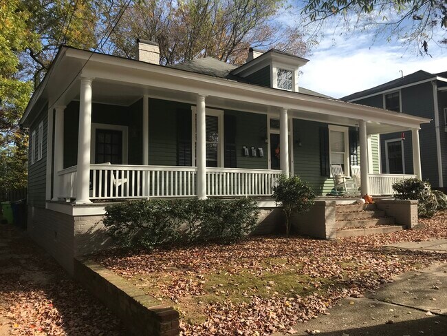 Building Photo - 216 Elm St