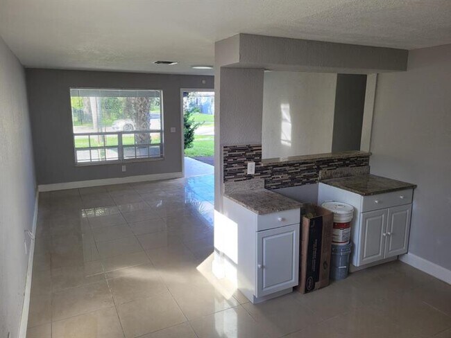 Foto del edificio - 2910 NW 20th St