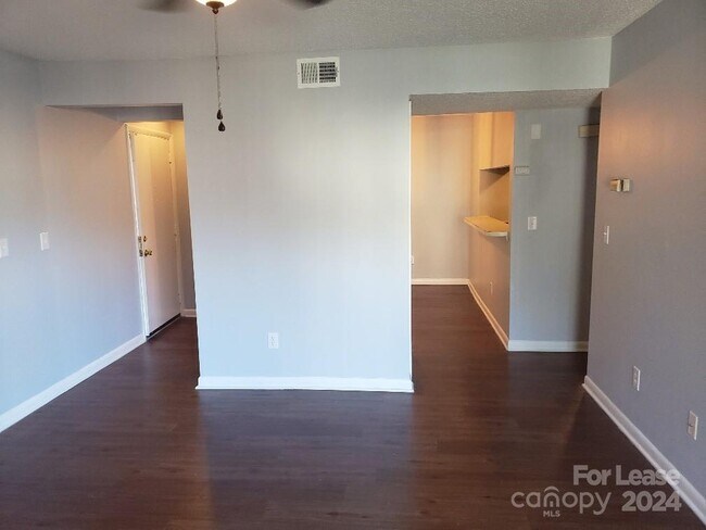 Building Photo - 4416 Sharon Chase Dr