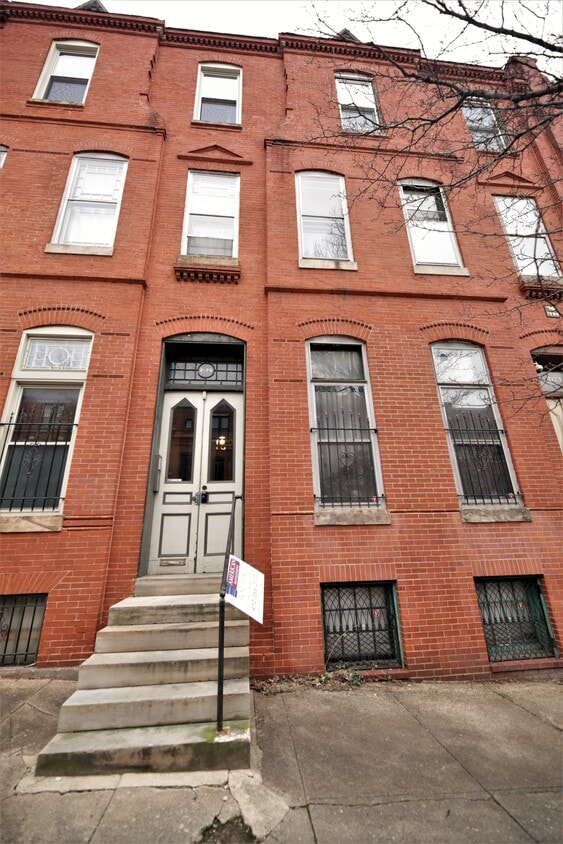 Primary Photo - 2125 Saint Paul St