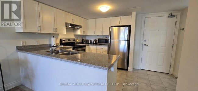 Building Photo - 64-464 Frederick Dr