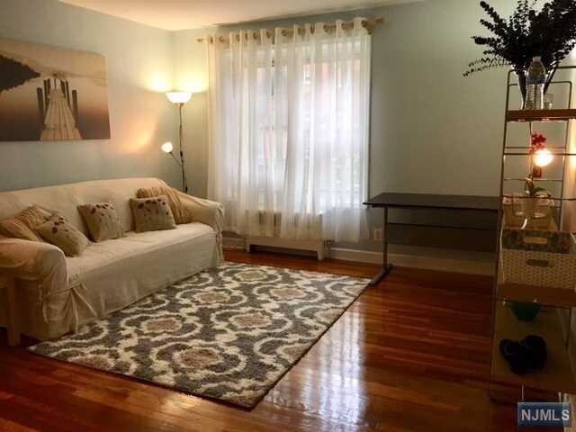 Foto del edificio - 2330 Linwood Ave