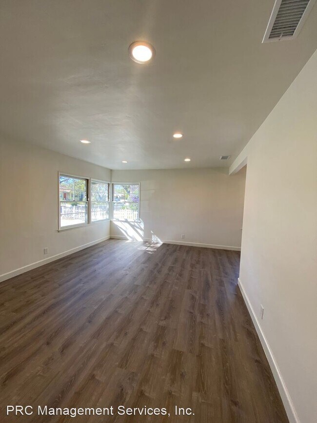 Building Photo - 2 br, 1 bath House - 1032 N. Valley Street