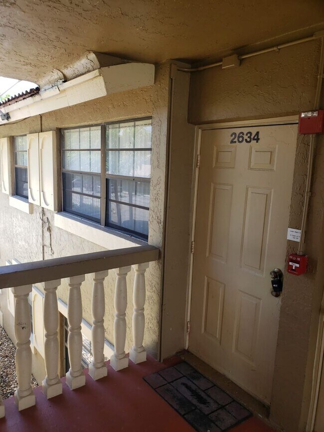 Building Photo - 2-bedroom apartment in Coral Springs