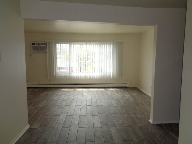 Building Photo - 5740 W 108th St